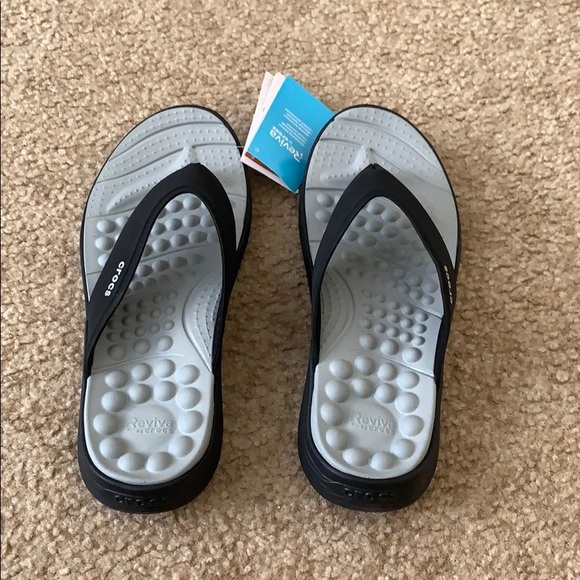 women's crocs reviva flip